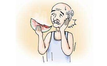 奇怪牙齿突然酸痛无力咬不动东西是怎么回事