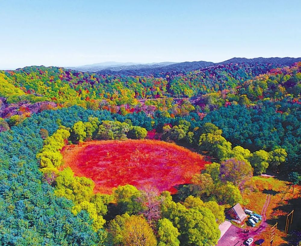 這裡是吉林龍灣,地處長白山北麓龍崗山脈中段,7座大小不等的火山口湖