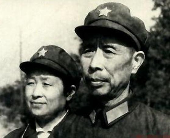 金一南教授 开国少将之子 为子女定下2条标准 金一南 开国 金如柏 美国 历史