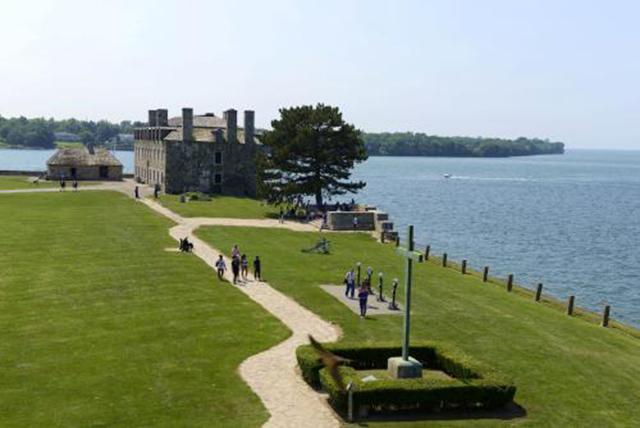 美国_出国|移民美国的华人蛀虫：北京两套豪宅，却在美国与孤寡老人抢低保