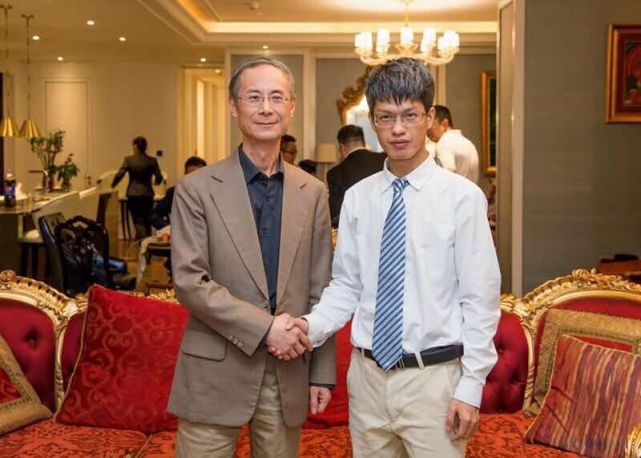 几十位中国政商界影视界大佬纷纷祝贺双滋传媒8周年快乐,再创辉煌