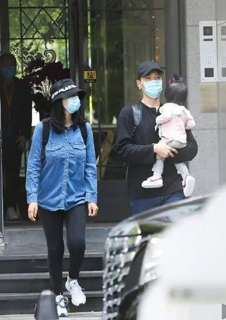 高圆圆|高圆圆素颜真容曝光无少女感，脸颊凹陷，眼袋极重引人心疼