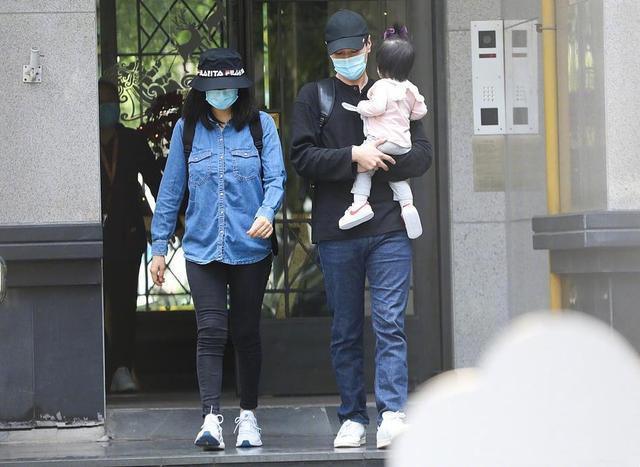 高圆圆|高圆圆素颜真容曝光无少女感，脸颊凹陷，眼袋极重引人心疼