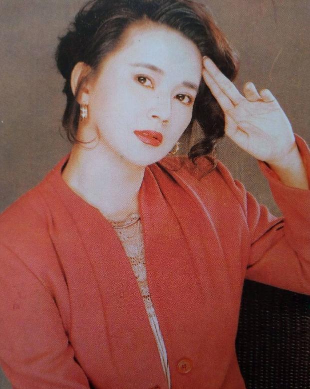 1989年,胡慧中被炸下烧成火人后,从此踏上被"放纵"不归路