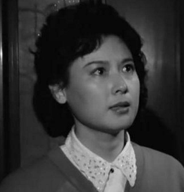 意外登上荧屏因《女篮5号》走红,西游记中演王后,83岁向梅还好吗?