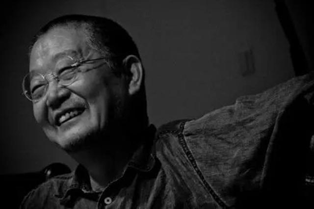 他出生在一个文学氛围浓厚的知识分子家庭,阿城的父亲钟惦棐,是中国