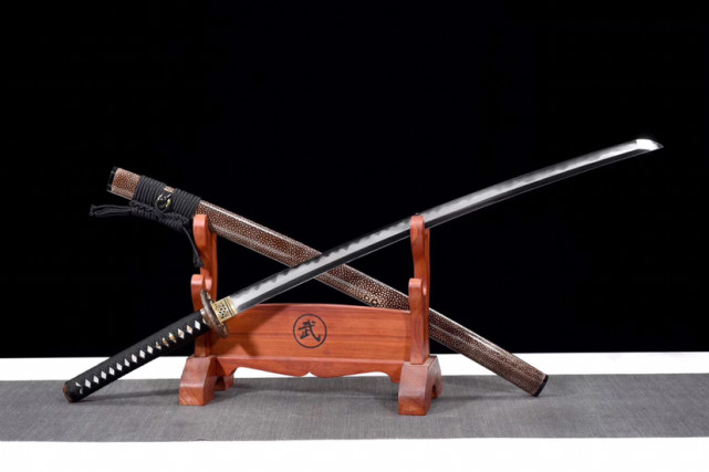 精品三枚合夹钢武士刀虎啸山林