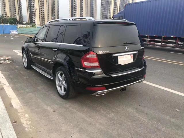 12奔驰gl550极品车况的suv保值率高二手售价12万