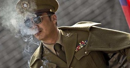 六哥与唐飞风筝的坚守与胜算的算计