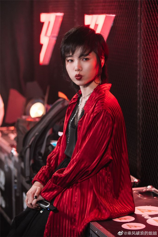 许飞|浙江卫视主持人李伟爆料许飞耍大牌：她品行不端，糊是应该的