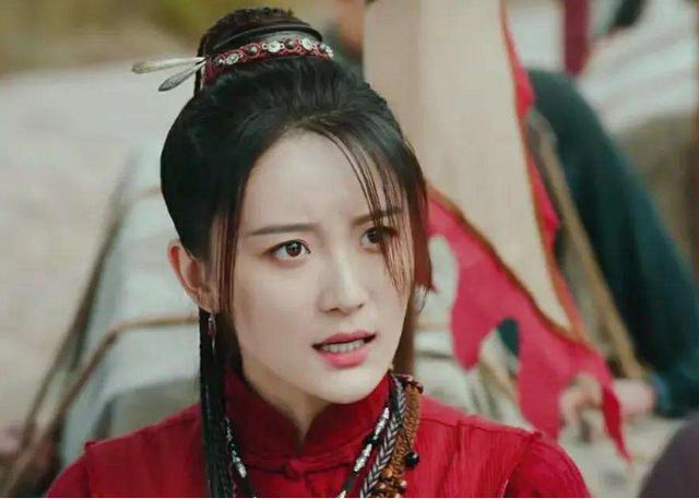 最近热播剧《大侠霍元甲》里,看到不少观众称赞演沙燕的那位女演员很