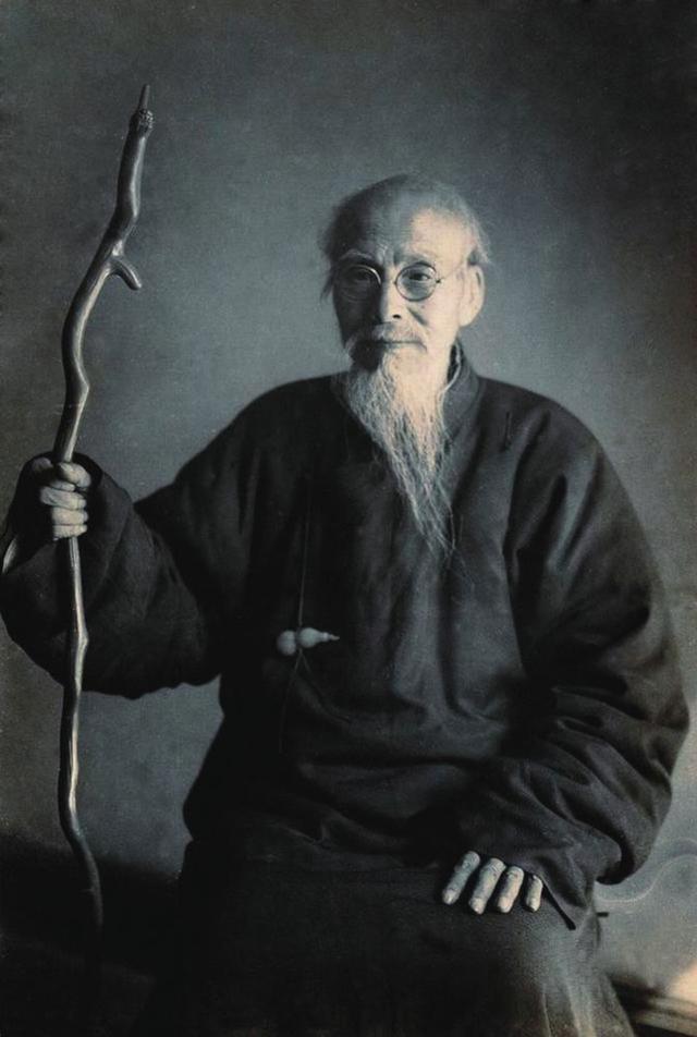 齐白石|她17岁嫁56岁齐白石，为他甘愿埋没才华，因难产去世时，他已83岁