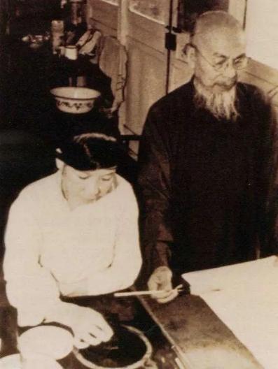 齐白石|她17岁嫁56岁齐白石，为他甘愿埋没才华，因难产去世时，他已83岁