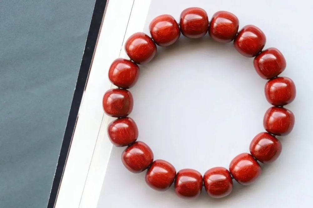 小叶紫檀|想要小叶紫檀盘出好包浆，这几件事情绝对不能做！