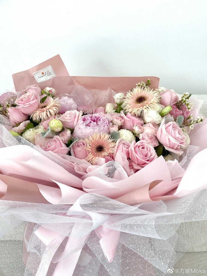 郭富城|方媛晒全家福庆生，力证与郭富城感情依旧，发文时间暗藏深意