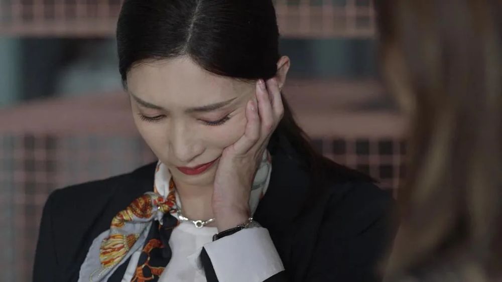 钟晓芹|打着独立女性的幌子，乐此不疲的“侮辱”女性