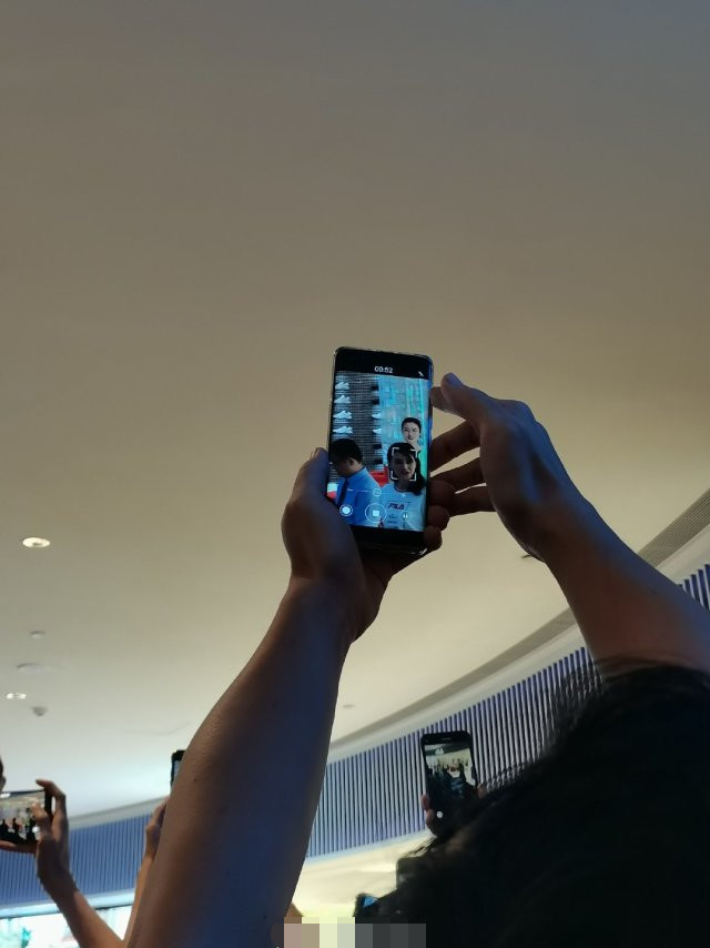 高圆圆|41岁高圆圆商场亮相被包围，路人镜头曝光真实颜值