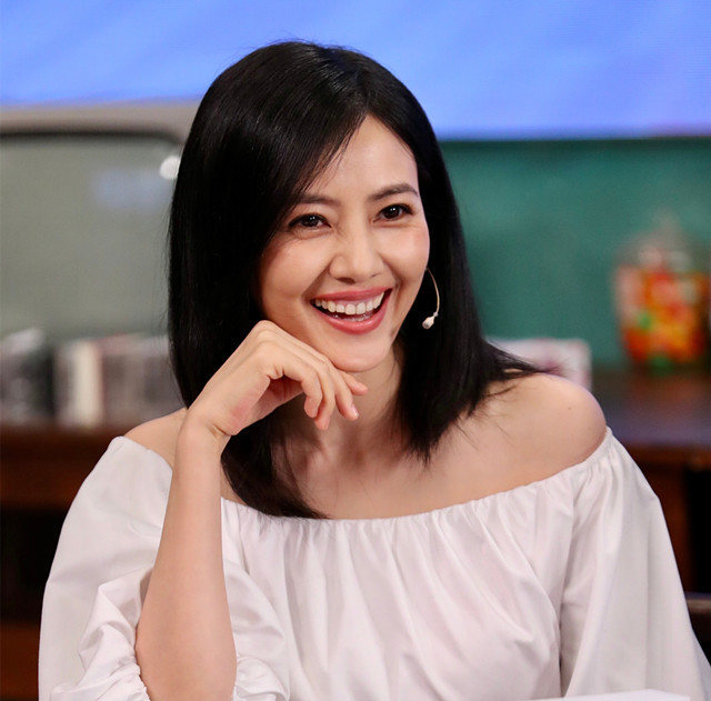 高圆圆|41岁高圆圆商场亮相被包围，路人镜头曝光真实颜值