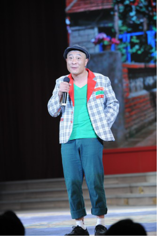 "赵四"刘小光酒驾被查?这边刚否认完,转身就被官媒打脸?_腾讯新闻