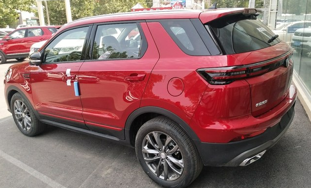 2021款长安cs55plus蓝鲸版到店红色涂装很时尚配驻车雷达