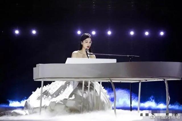 乘风破浪的姐姐|《乘风破浪的姐姐》四次公演，舞台很完美，但车翻了