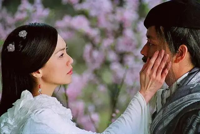 另外,郭妃丽还出演了胡歌,林依晨主演的《天外飞仙》,她饰演的二仙女