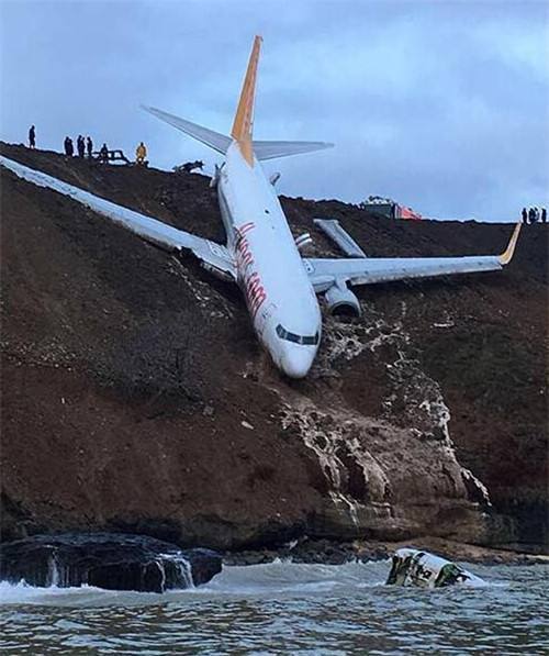 印度航空182号航班事故图片