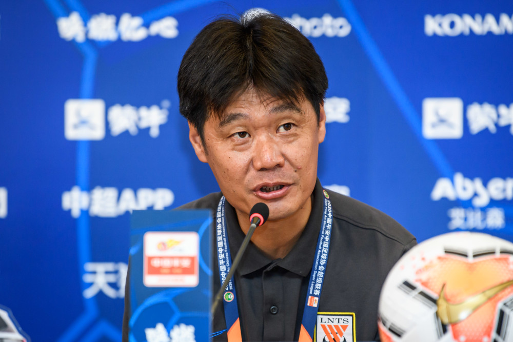 青岛话 济南话 大实话!李霄鹏的语言贡献:我想去五大联赛看看