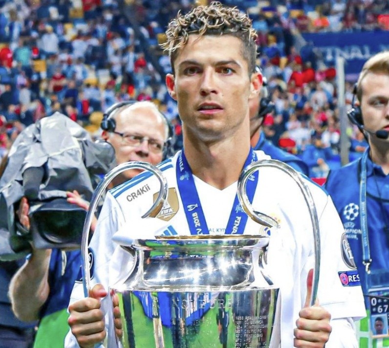 c罗世界波仍遭淘汰,皇马被双杀耻辱出局,两年前那笔交易错了吗?_腾讯