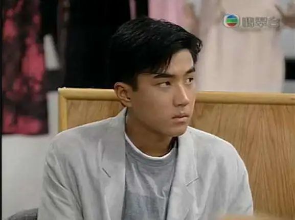 杨幂|杨幂颜值崩坏似巫婆？可她前夫的换头故事也很精彩啊…