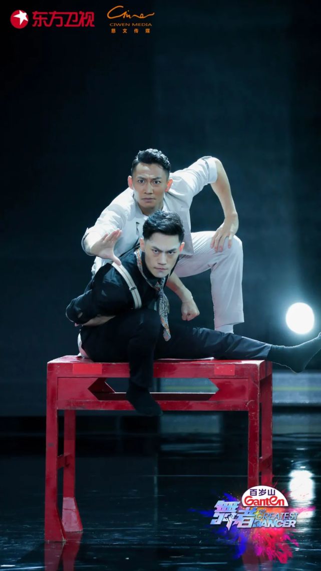 一直在突破自己舒适圈的拉丁舞者李玓,赵蕾此次分别演绎《歌剧魅影》