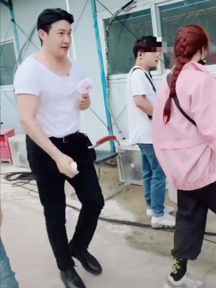 陆毅|44岁陆毅近照大变样，身材走形胖出双下巴，网友：完全不敢认