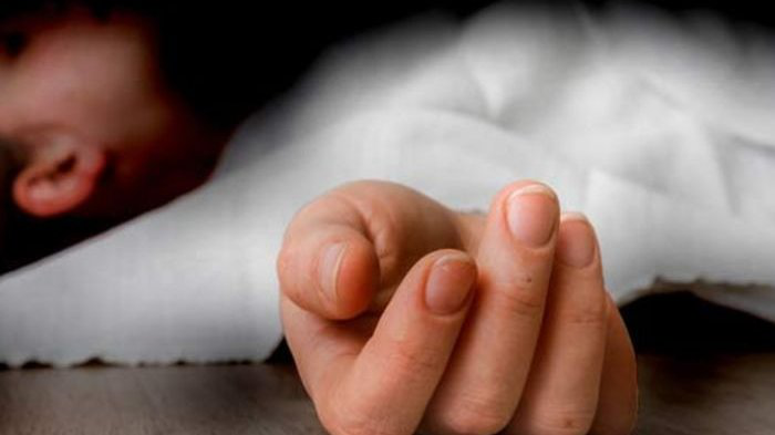 穆罕默德·穆斯塔克|男子因不满邻居妻子穿短裤而将夫妻俩杀害，回家后又服毒自杀