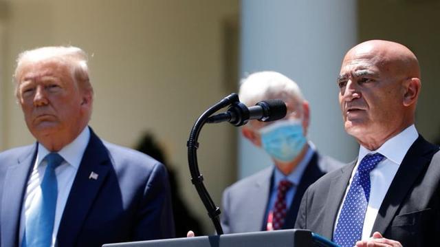 特朗普|特朗普想催疫苗快点出好拉选票，结果首席科学家表示，敢逼他就立刻辞职