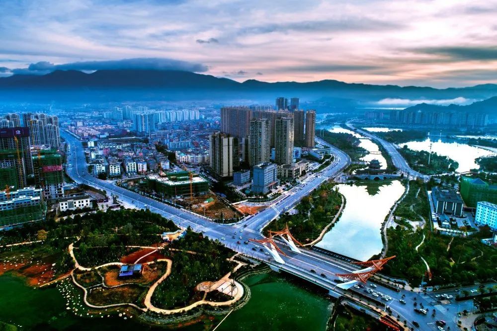 以城市经济带动全域经济发展