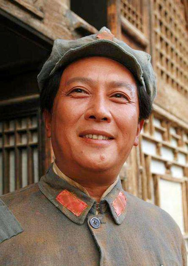 八一厂|唐国强回忆在八一厂的日子，虽曾被公开点名批评，但18年里需感恩的人太多