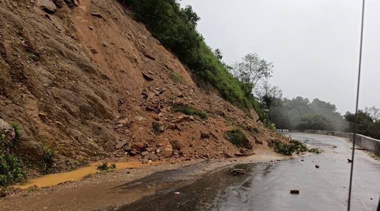 印度_社会|男子被告知“危险快搬走”没当回事，几天后全家人惨遭活埋