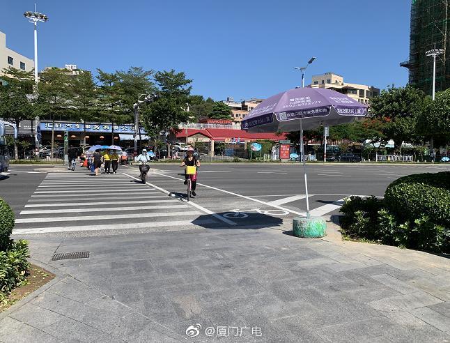 厦门海沧6个路口斑马线设置自行车专用道