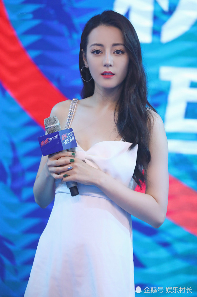 迪丽热巴|迪丽热巴出席活动越来越敢穿，五连拍养眼十足，生图曝光却显露壮硕身材