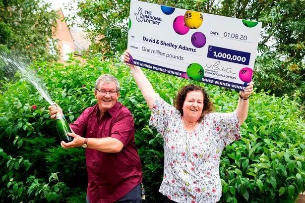 大卫·亚当斯|英国男子刚被解雇，随后就中了百万英镑，老婆开始很生气以为只有10镑