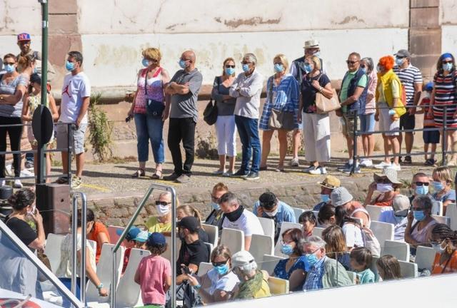 英国_时政|英国检疫名单中又纳入3个国家，法国疫情反弹，葡萄牙感到委屈