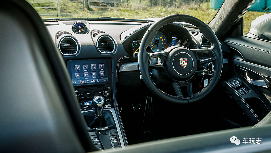 2020年保时捷718caymangt4手动挡爱好者的驾驶乐趣