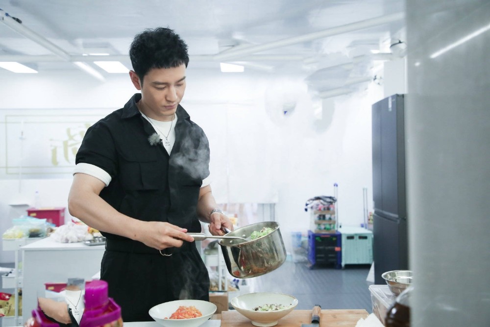 黄晓明|洗白黄晓明，抹黑赵丽颖，中餐厅“剪刀手”再上线！