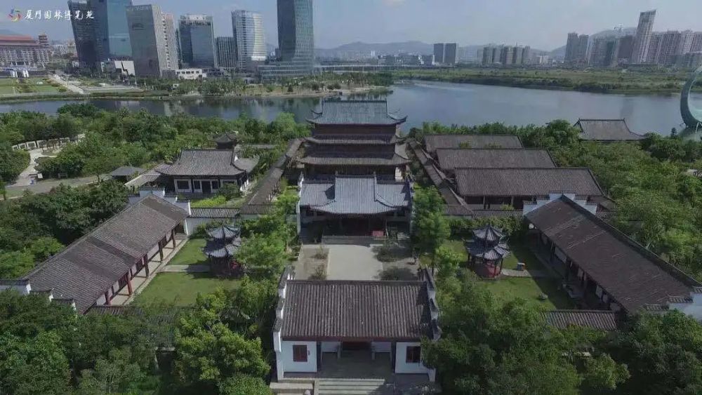 林斌享 摄 游园小贴士 园艺科普园位于园博苑西北部,毗邻中华教育园