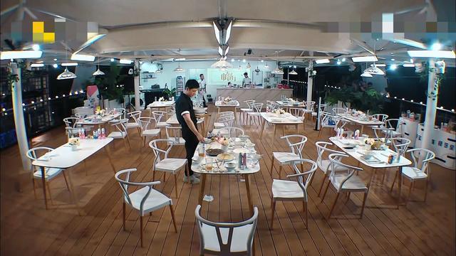 中餐厅|《中餐厅》赵丽颖疑遭恶意剪辑，干活镜头被删，与新人成鲜明对比