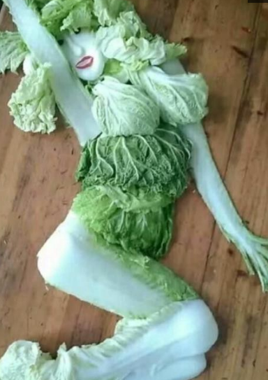 人要是无聊起来真的很吓人,白菜都能摆出美人鱼的样子.