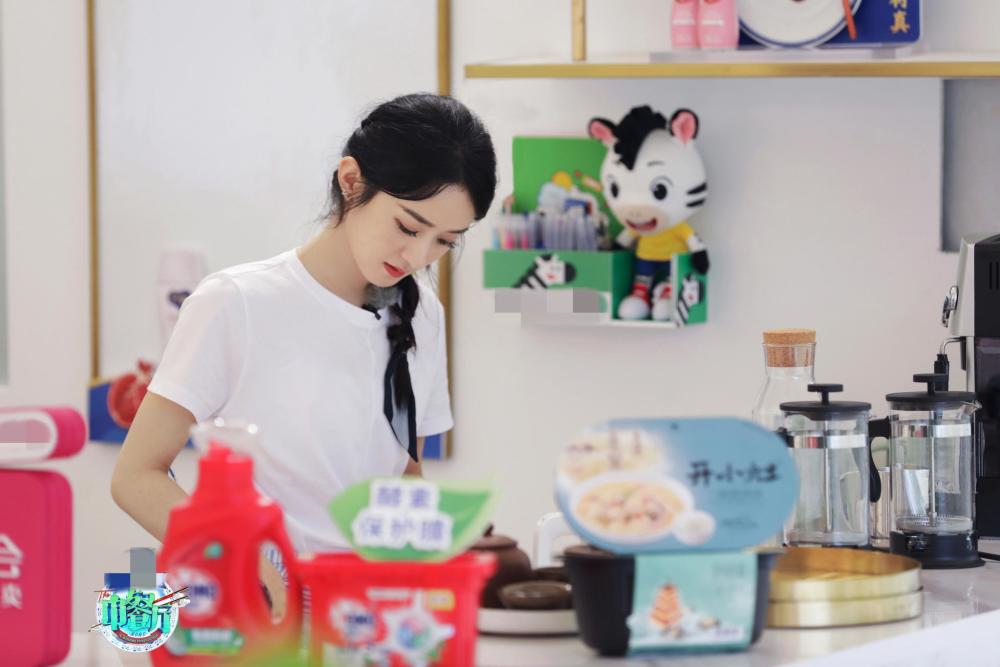 赵丽颖|面对黄晓明和林大厨，赵丽颖的焦虑太真实，职场上这种人太吃亏