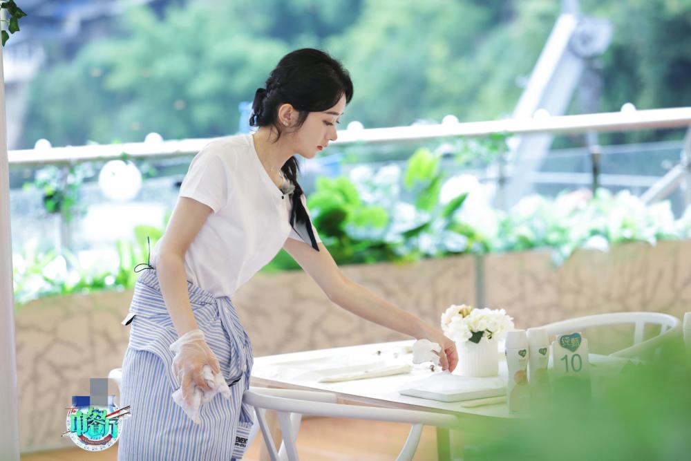 赵丽颖|面对黄晓明和林大厨，赵丽颖的焦虑太真实，职场上这种人太吃亏