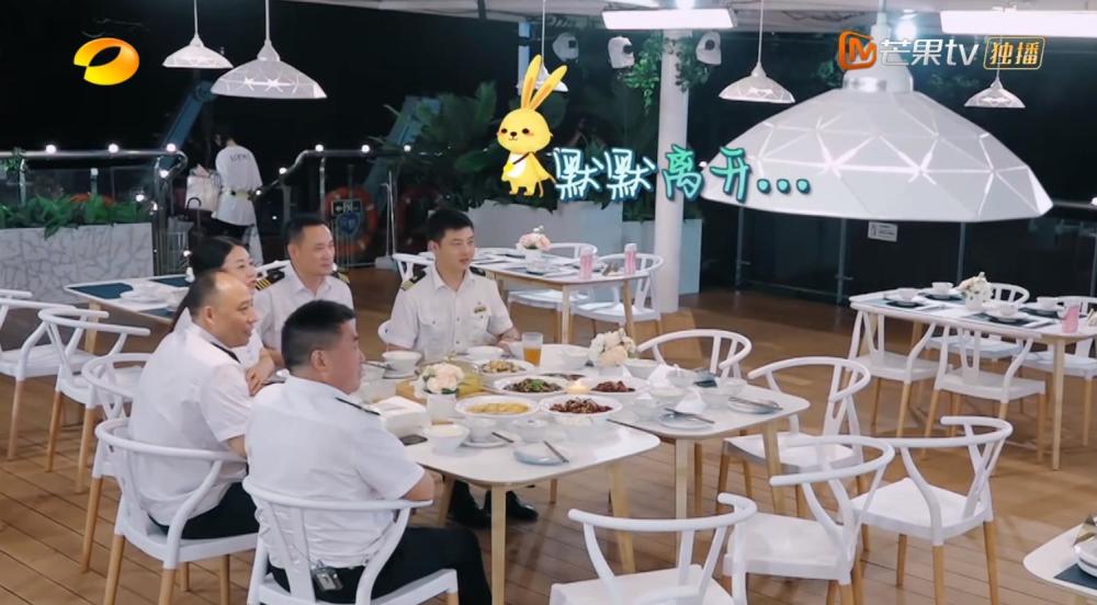 赵丽颖|面对黄晓明和林大厨，赵丽颖的焦虑太真实，职场上这种人太吃亏