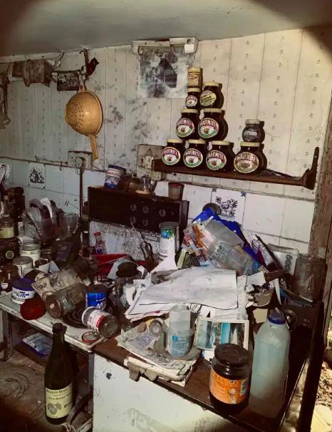 英国_社会|英国男子犯罪被捕，田园小屋被废弃数十年，现宛如鬼屋令人唏嘘